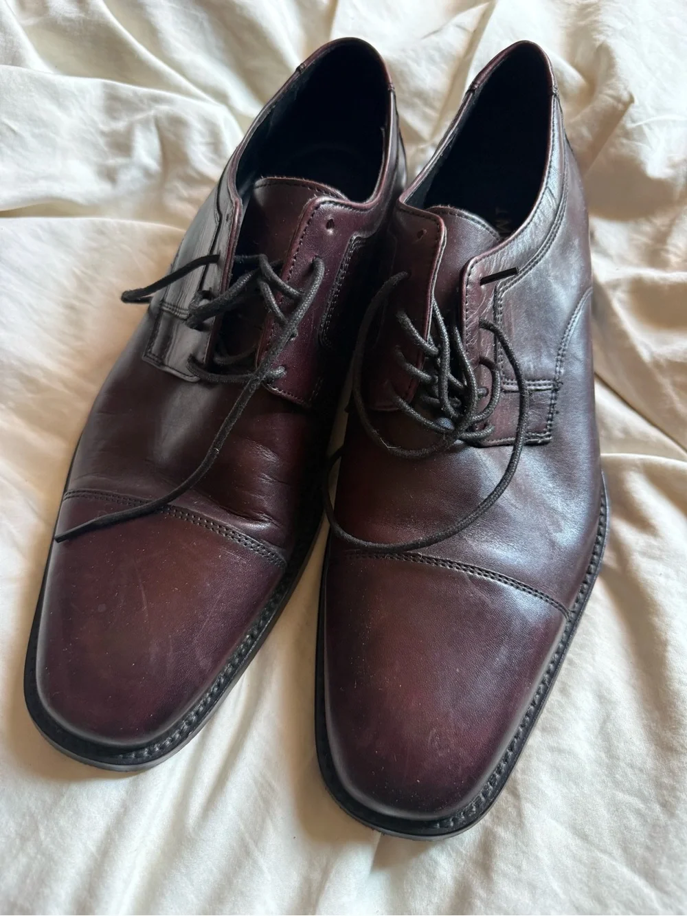 Johnston & Murphy - BURGUNDY Cap Toe Lace-Up | NOVICK 59-11703